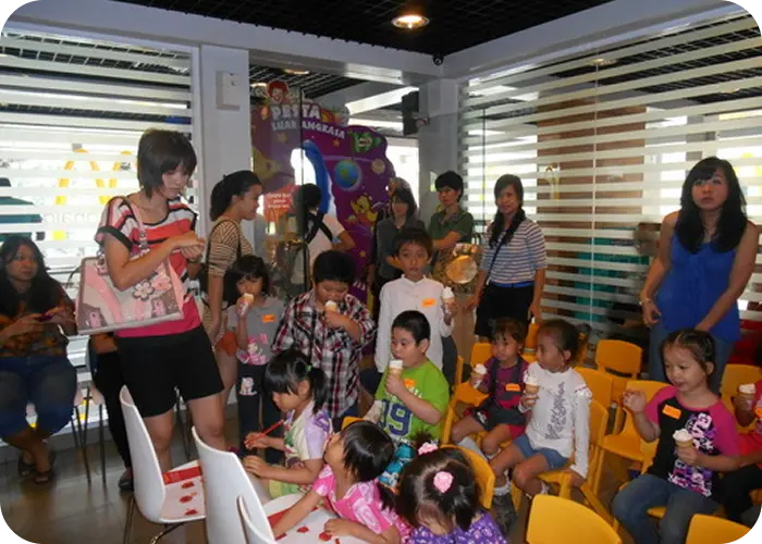 Image gallery marquee